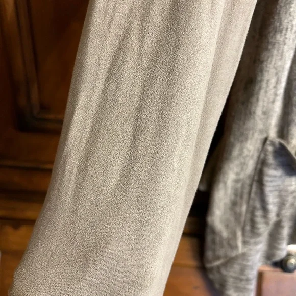 LOGO by Lori Goldstein - Picture 3 of 8